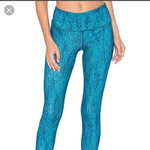 Patagonia teal XS cropped leggings